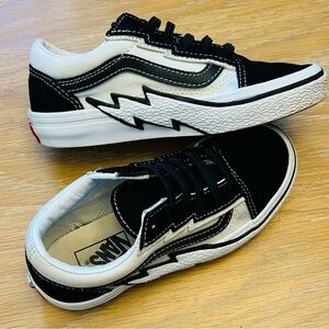 Custom kids black & white Vans